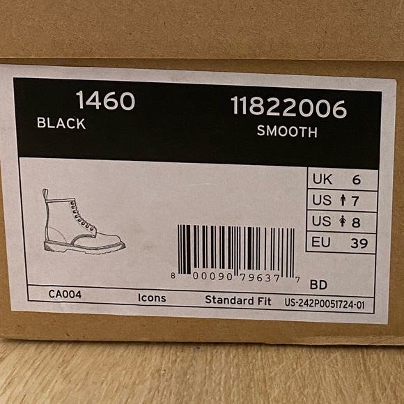 *NEW* Dr. Martens Women’s size 8 - Picture 9 of 9